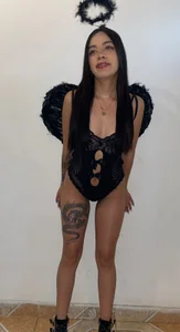 I can be your Angel😇👅 de Sami_Evanns  3 photos