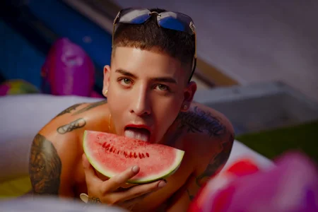 PapiLuccaTOO HOT TO HANDLE Bild 2