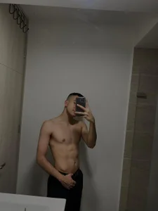 harvey_leclerc MY BODY TOUCHING YOUR SKIN Pic