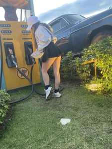 Tiffanysurez_ kullanıcısının Sexy gas station albümü -  3 fotoğraf