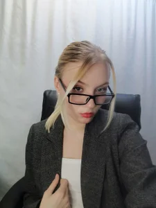 MonaCusson Just Pic 3