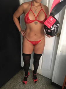 mature_crazy1 Thanks to my loyal users, I was able to win this toy gift for reaching 15 thousand tokens, I love yo Pic