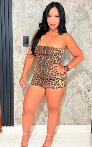 Dakota_diaz_ a very seductive tigress  3টি ছবি