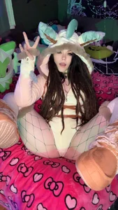 Leafeon🍃 // POKEMON COSPLAY de BlaizeyBBy  7 photos