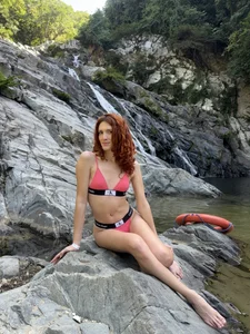 Emma_Lodge Loving the beach! รูป  3