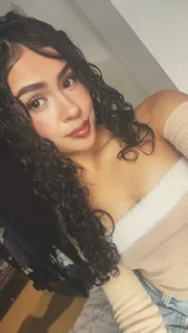 AlanaMartinez_Pinkk Public Bilde 3