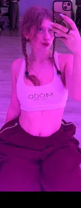 emilyyboo Public slika