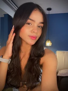 Dania_gh Kisses for you 💋 Pic