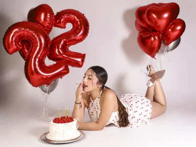 EmilyCollinss1のHBD 22 ❤️の 4枚の写真