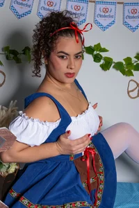 kiara_lp ✨ Oktoberfest with a touch of mischief Foto 2