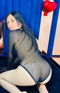 CristalHotRs Today’s energy? Unmatched. 🔥 Foto 4