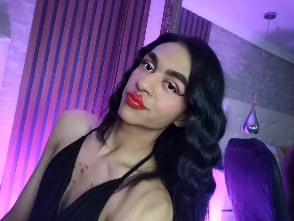 صور KyleeSmiith الرائجة  9017