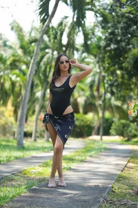 AliciaRoux Sunny fun รูป  3