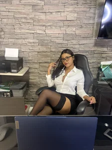 Sophia_brunette_02 Hotter secretary Pic 2