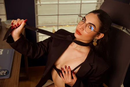 Zdjęcia AlmaWhitmore Ey boss, any job for this secretary?:  5