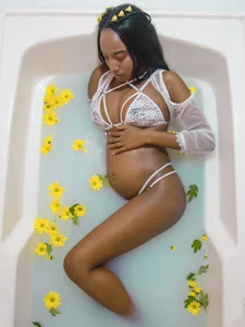 FiorelaLenin Pregnant Poză 6