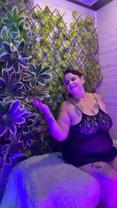 sexy mature💚  🍃 de laura_riley  5 Imagens