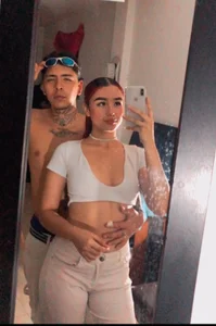 get to know us😏 de Candy_and_noah  3 Imagens