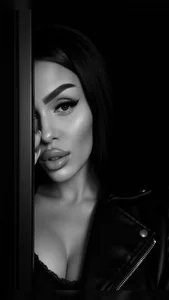 KimWilmes Luxe Temptation Pic 4