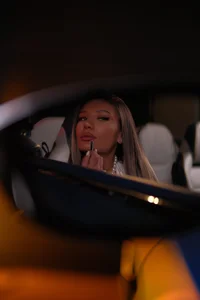 BlairSanders Driven by Desire 🏎️🤍✨ Billede