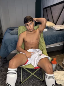 In my room de CHR58_  6 Imagens