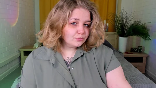 Echo of the Year: Selfie 2025 od SladaDell  9 snímek