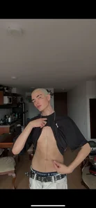 santikhalifa Kiss me Pic 2