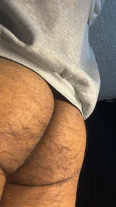 Henry_villa23: Hairy ass ( 2 фото)