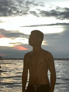 AJ de UrPinoyhot  4 Imagens