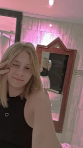 ChelseyLorick: Pink Whisper ( фото)