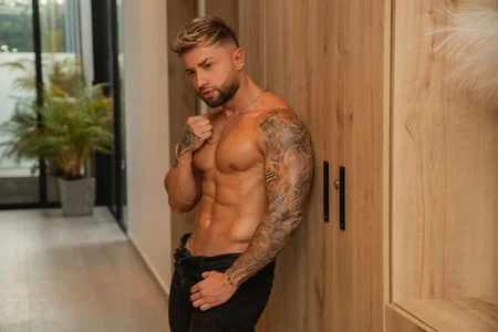 OwenMaximus814 Public Foto 2