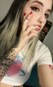 Rin_Tozierのrelaxing at home❤️の 2枚の写真