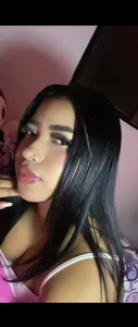 Daniela_Cat Public Pic 3