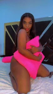 BellaEbony21 Public Pic 2