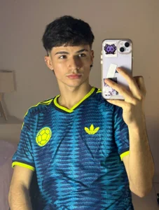 Logan_Steel sexy for you with the national team shirt ✨❤️ Gambar 2