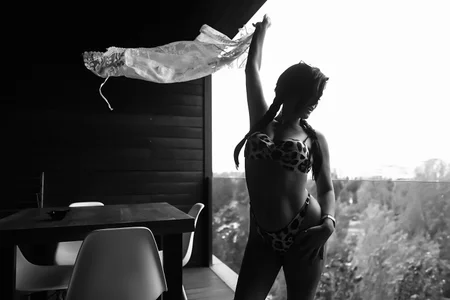 NicolleReyn B&W 圖片 5