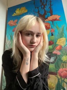 Ulemonala_Cute Public Pic 2