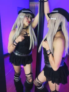 Public de Raven_Rose_  2 Imagens