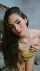 NicoleEsposito sexy yellow lingerie💛 Billede 3