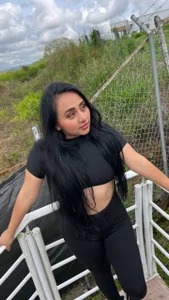 ValeryTorres_ Public  4টি ছবি