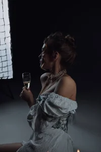 Anny_Blossom Would you invite me to a candlelit dinner? Hình 3