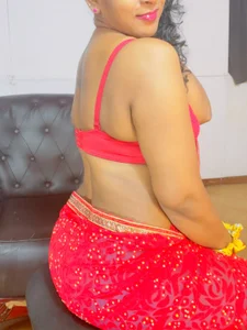 naughtyjaanu kullanıcısının Red hot Saree albümü -  5 fotoğraf