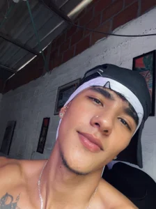 billi_adamzz Kiss baby 👄😵‍💫 Pic