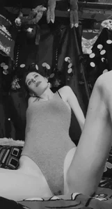 Candy-apple Public Pic 3