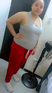 brunnette_hotのSweet vixen 💦 with sassy energy 😻🫧の 8枚の写真