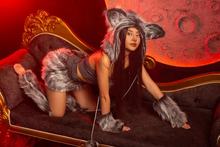 Miahrousse 🦇🐺letting my wild side run free, heheh, oops 🐺🦇 Pic 2