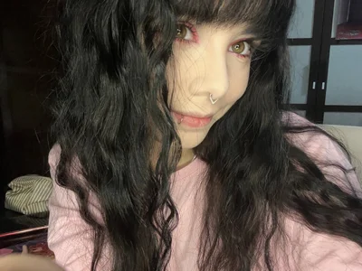 alicegothpink eyes图片 4