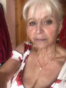 Zdjęcia HotGrandma70 Public:  2