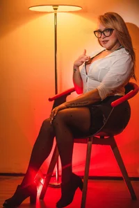 BiancaFerrerr1 The Boss’s Favorite Secretary 💋 Pic 9