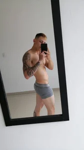 Muscle_King_Cum Public Foto